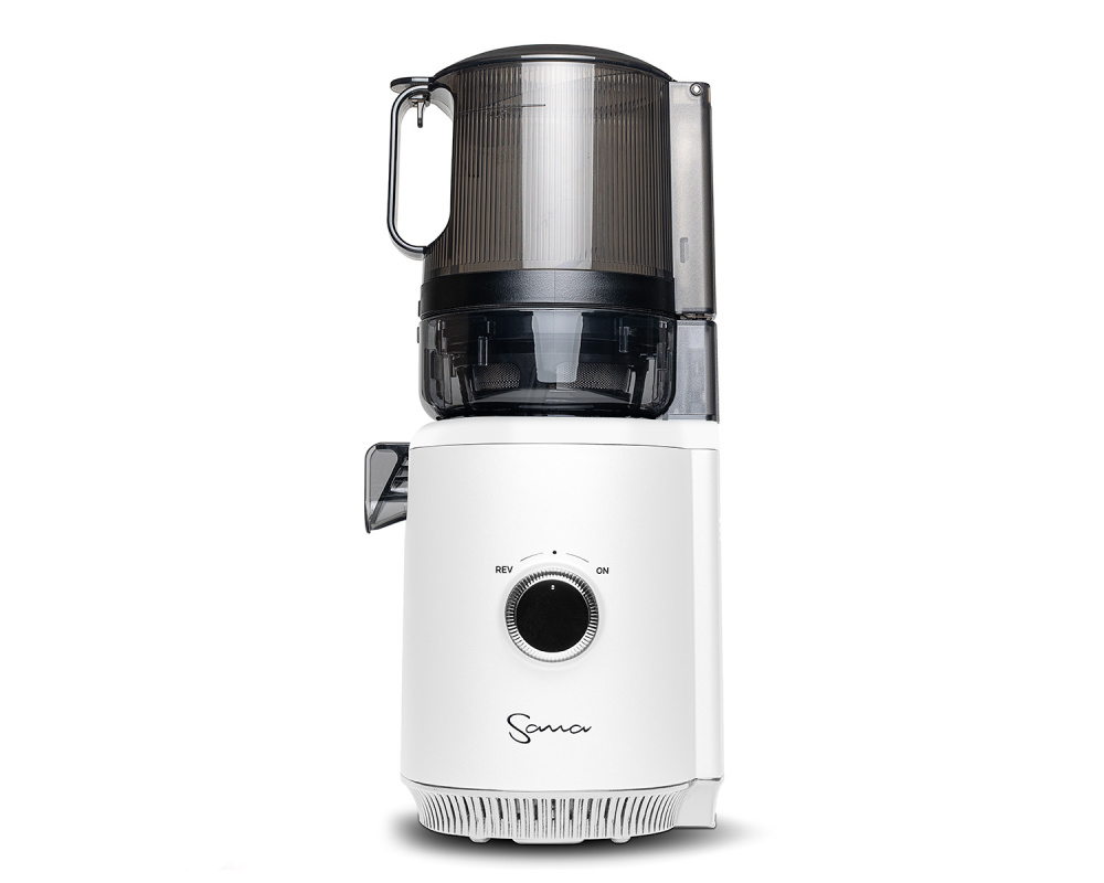 White Sana 818 vertical juicer with its covered self-feeding hopper